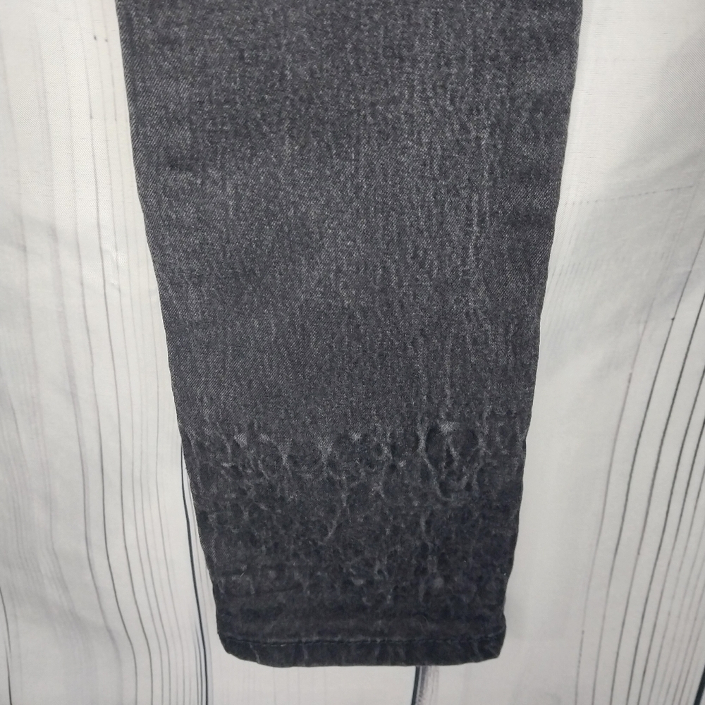 Guess Medium Rise Sarah Fit Faded Black Skinny Jeans - Picture 13 of 15